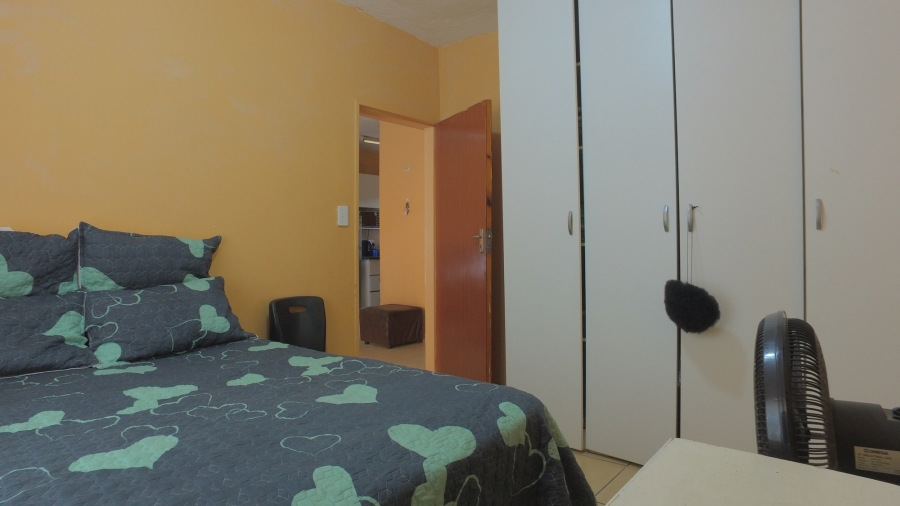 2 Bedroom Property for Sale in Rustenburg Central North West